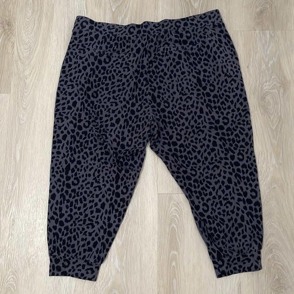 Torrid Leopard Print Relaxed Fit Jogger Lightweig… - image 7